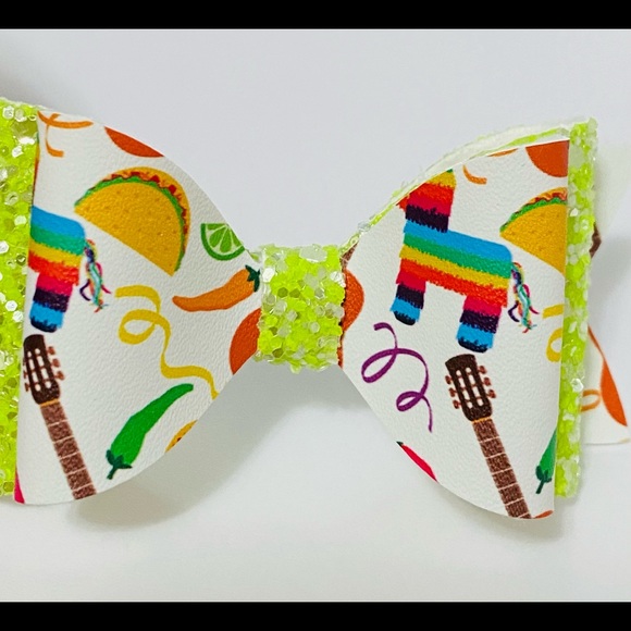 Bows - Picture 3 of 3